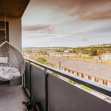 Minimalist Design Penthouse - Old Town Apartamento