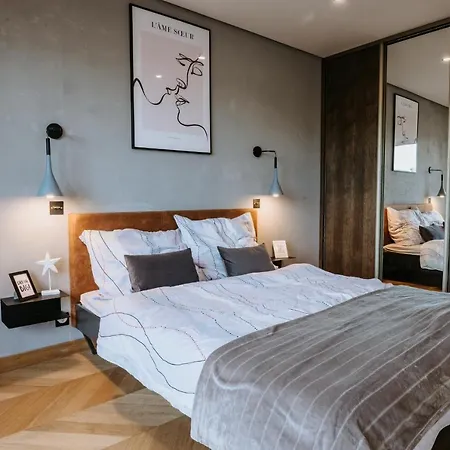 Apartment Minimalist Design Penthouse - Old Town *