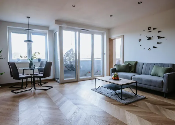 Minimalist Design Penthouse - Old Town Apartamento Košice
